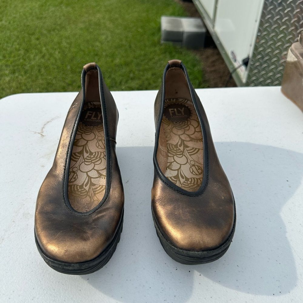 Fly London Women's Bronze wedge